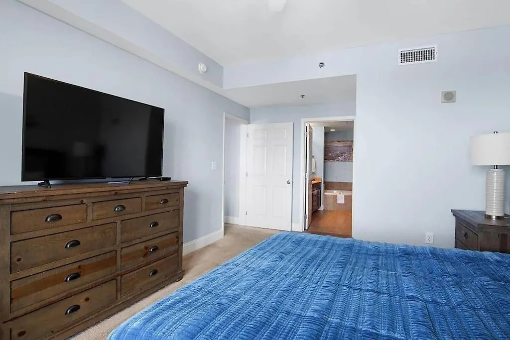 Apartment Laketown Wharf 1523 By Emerald Coast Retreats Panama City Beach