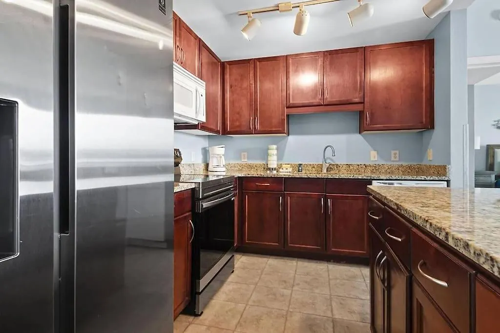 Apartment Laketown Wharf 1523 By Emerald Coast Retreats Panama City Beach