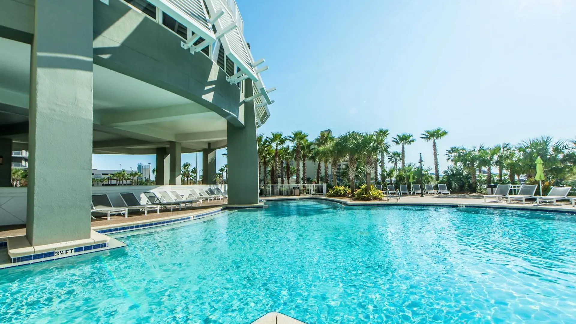 Apartment Laketown Wharf 1523 By Emerald Coast Retreats Panama City Beach