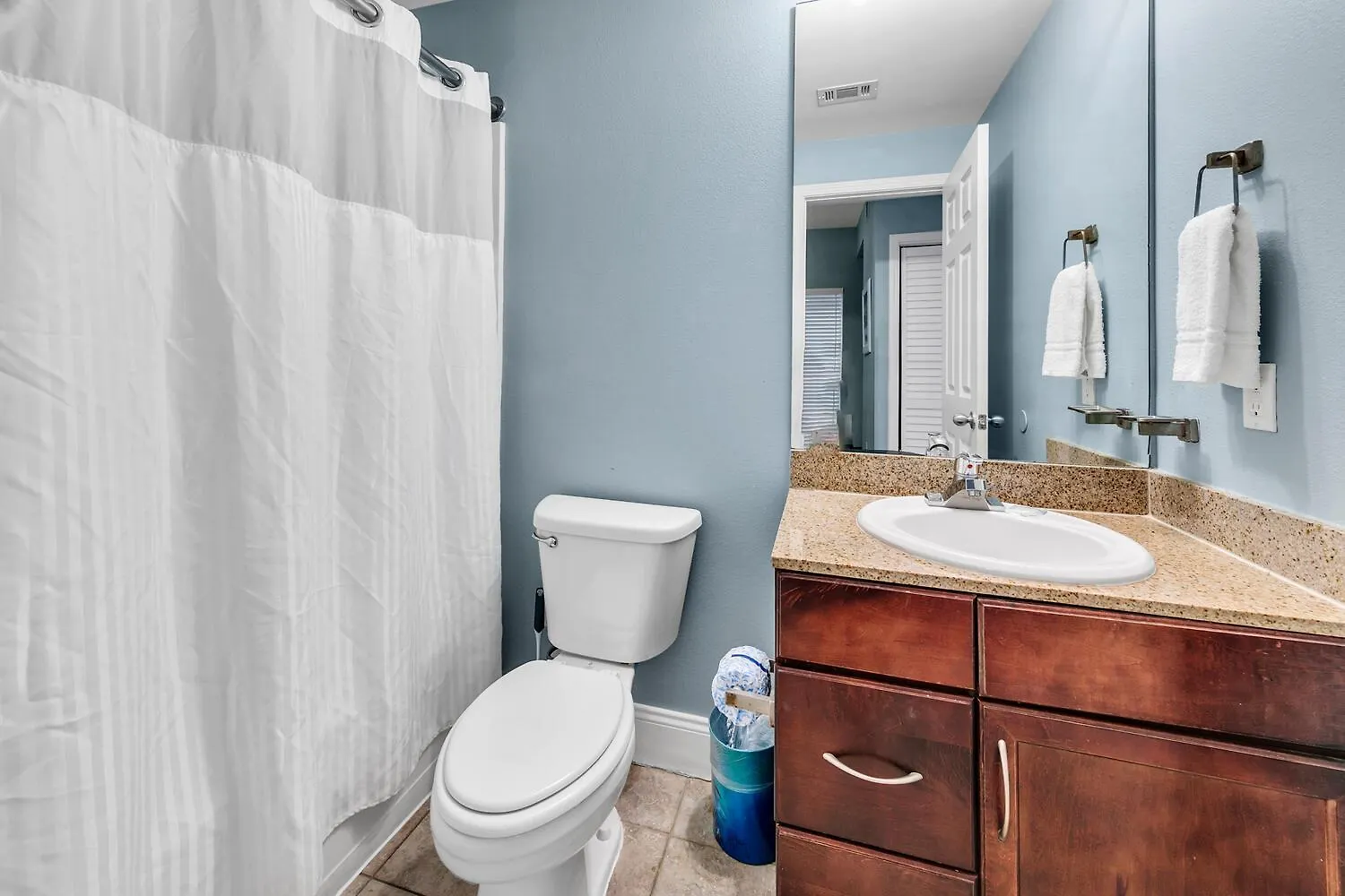 Laketown Wharf 1523 By Emerald Coast Retreats Panama City Beach Apartment