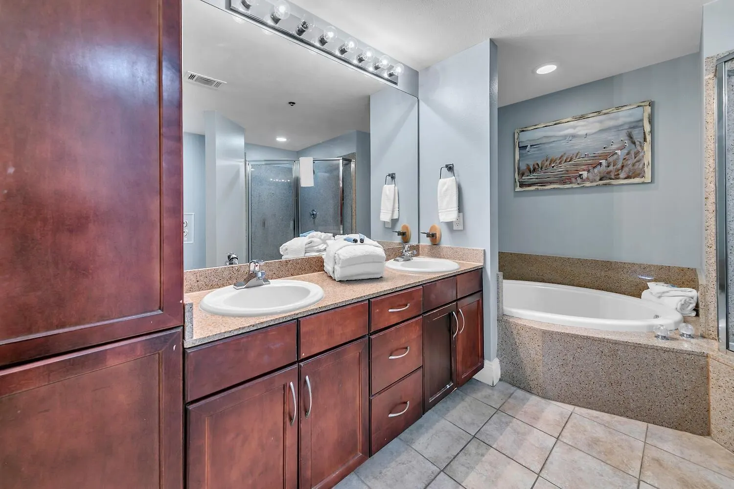 Apartment Laketown Wharf 1523 By Emerald Coast Retreats Panama City Beach