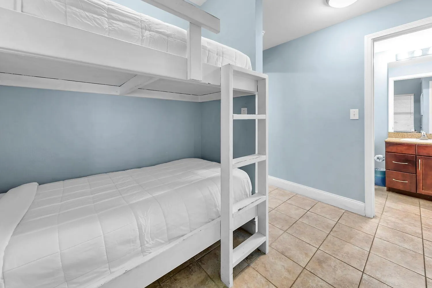 Apartment Laketown Wharf 1523 By Emerald Coast Retreats Panama City Beach United States
