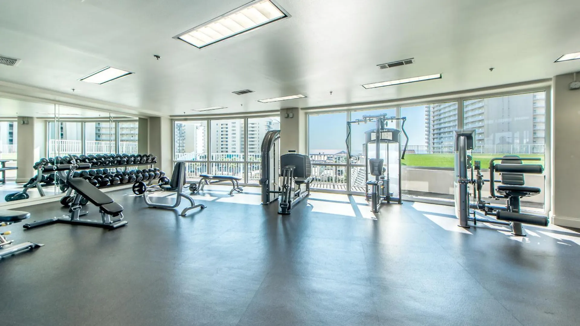 Apartment Laketown Wharf 1523 By Emerald Coast Retreats Panama City Beach