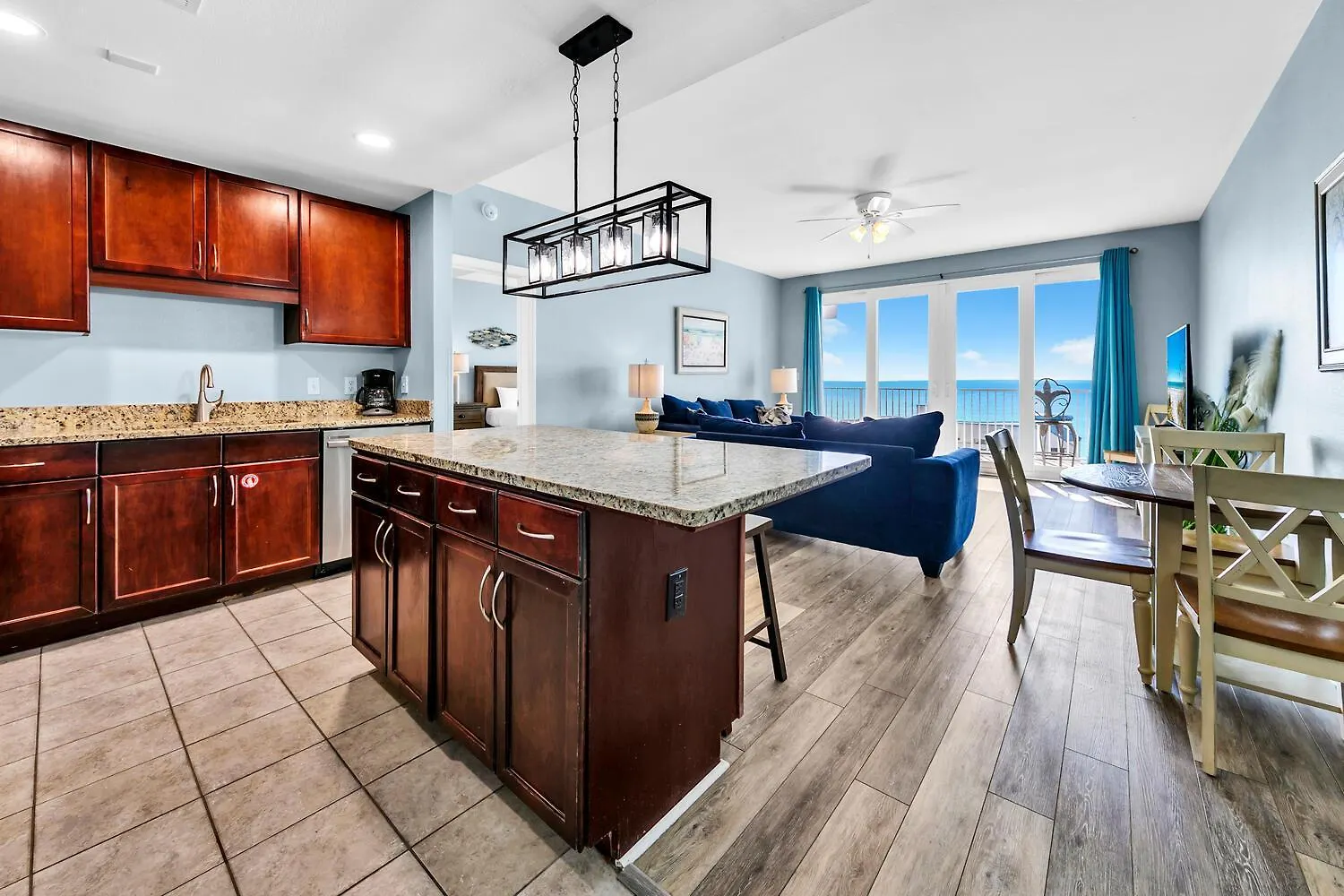Laketown Wharf 1523 By Emerald Coast Retreats Panama City Beach